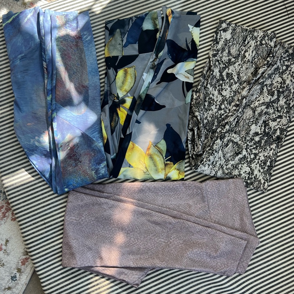 Bundle of women leggings